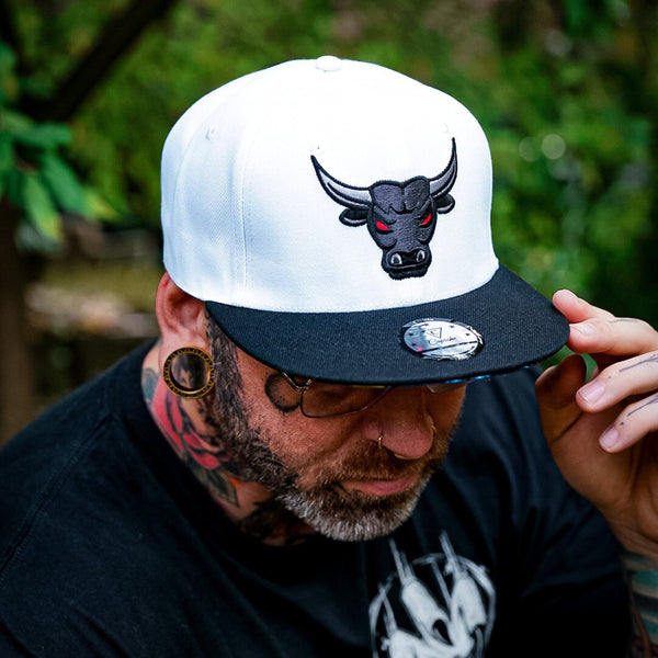Bull Snapback - White/Black